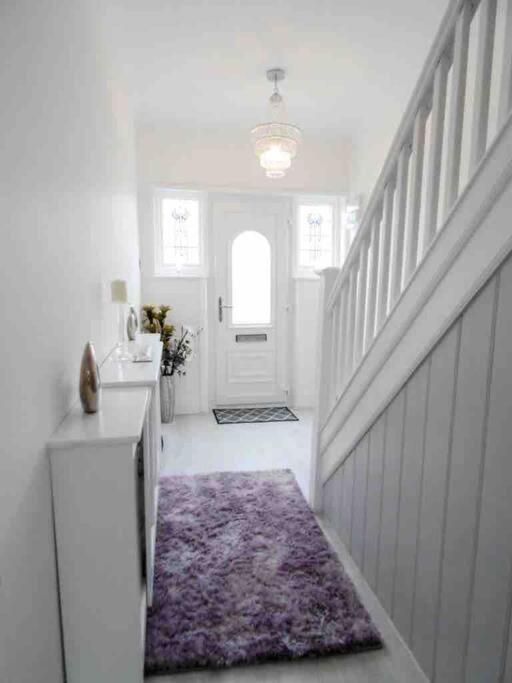 Spacious 4 Bed Rooms, Parking, Garden And Near Parks, Beaches And University Μπόρνμουθ Εξωτερικό φωτογραφία