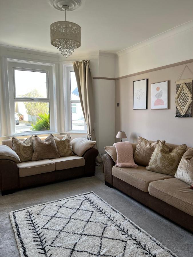 Spacious 4 Bed Rooms, Parking, Garden And Near Parks, Beaches And University Μπόρνμουθ Εξωτερικό φωτογραφία