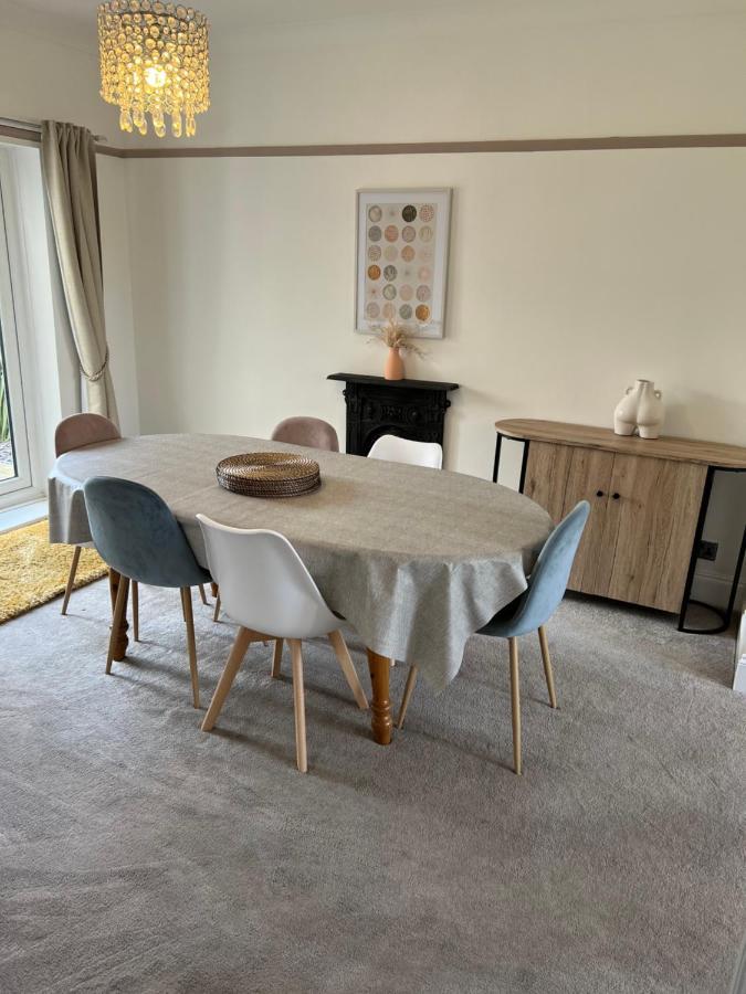 Spacious 4 Bed Rooms, Parking, Garden And Near Parks, Beaches And University Μπόρνμουθ Εξωτερικό φωτογραφία