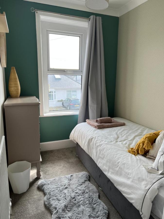 Spacious 4 Bed Rooms, Parking, Garden And Near Parks, Beaches And University Μπόρνμουθ Εξωτερικό φωτογραφία